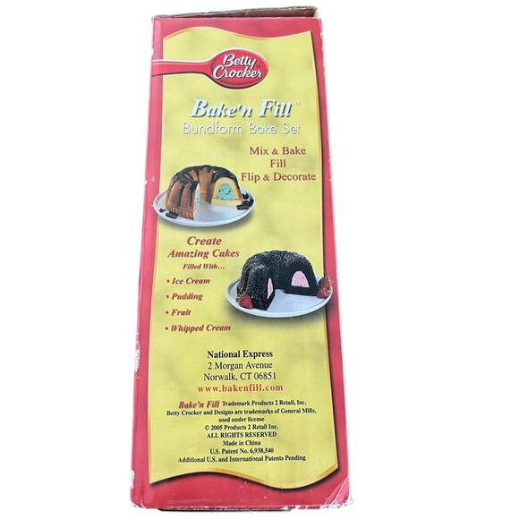 Betty Crocker Bake’n Fill Bundform Bake Set Baking Pan Dessert Recipe Booklet - Picture 3 of 6